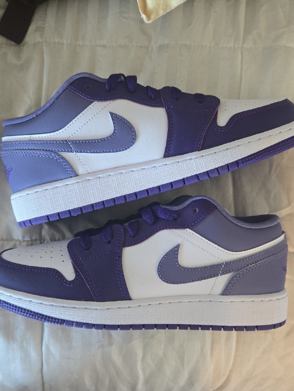 Air Jordan 1 Low GS Court Purple / Amethyst 6 Youth/womens 7.5 NeW